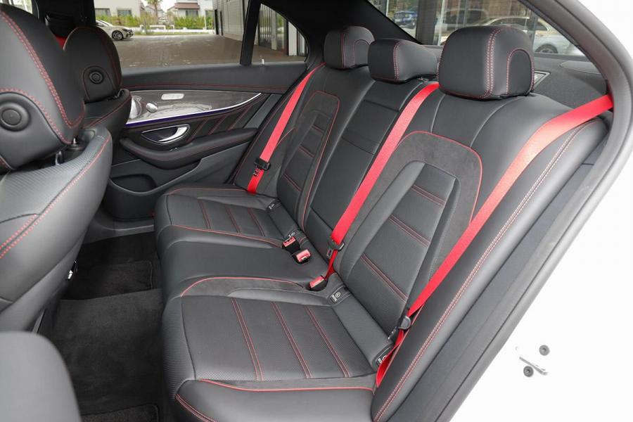 Интерьер Mercedes-AMG E53 4Matic+ (W213) 2018 года  (JP) (фото 6 из 16)